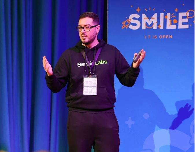 Speaker presenting on Symfony ecosystem stage