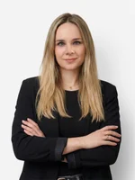 Simone - Senior Marketing Manager